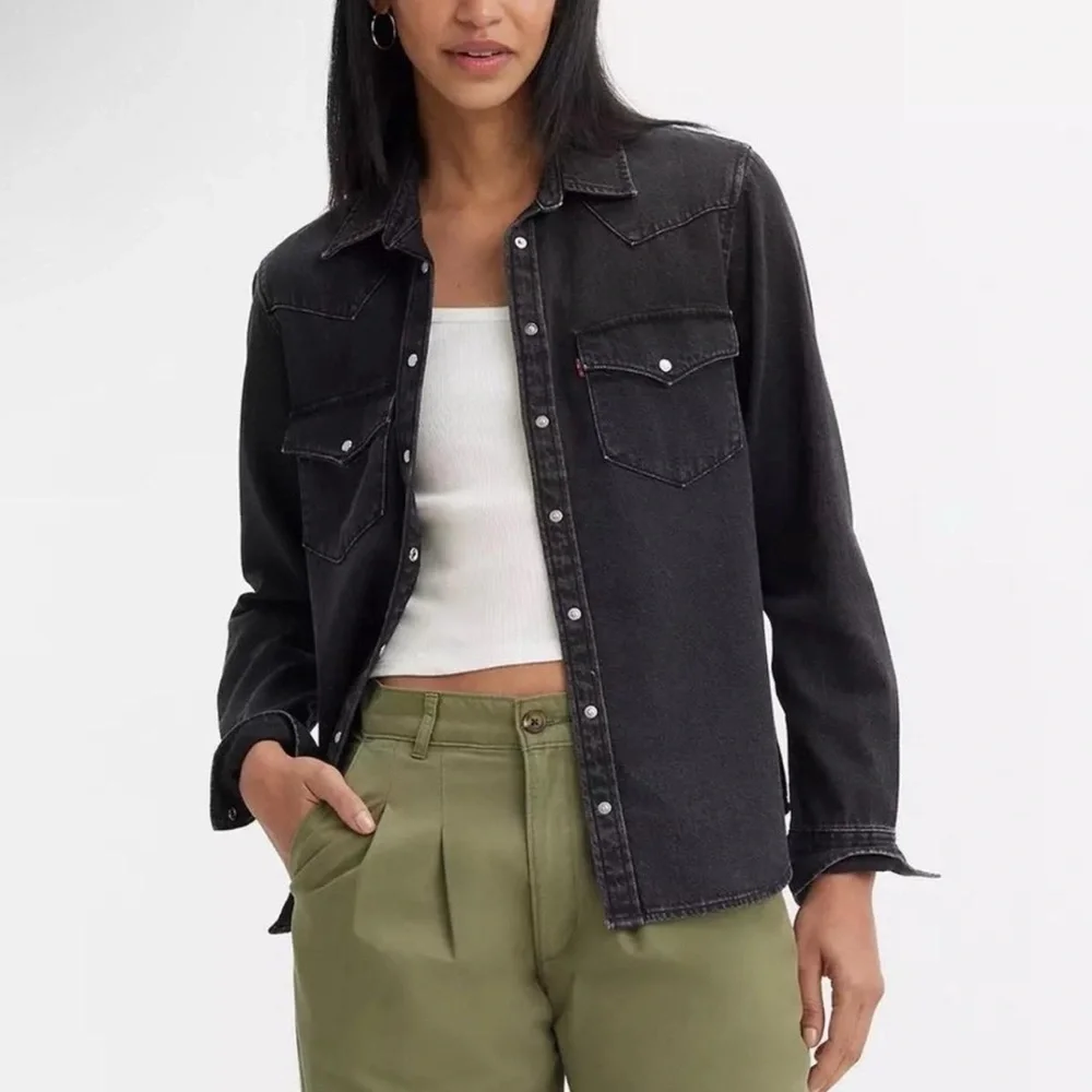 Aritzia: Levi's Black Denim Button Down Shirt - Picture 2 of 8